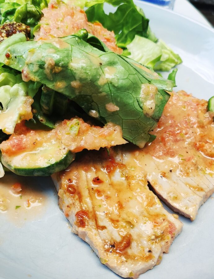 Tuna steak with Tomatoes and Olives