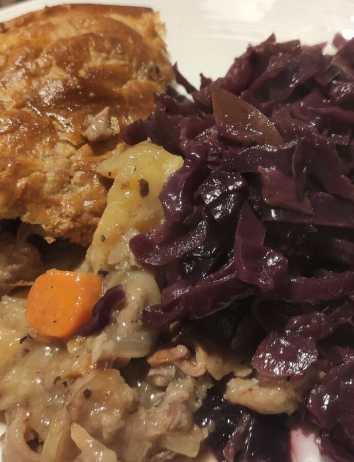 Game pie with an excellent pastry and spiced, braised red cabbage