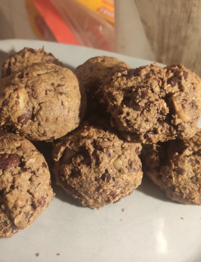 Salted chocolate, hazelnut & Rye cookies